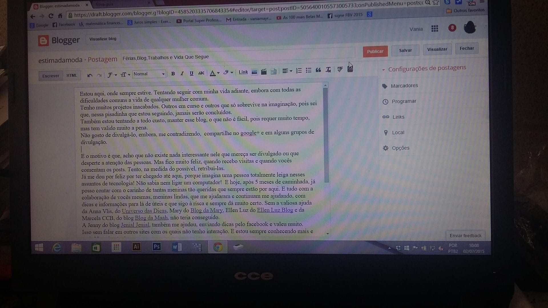 Tela de notebook com post de blog Tela de notebook com post de blog