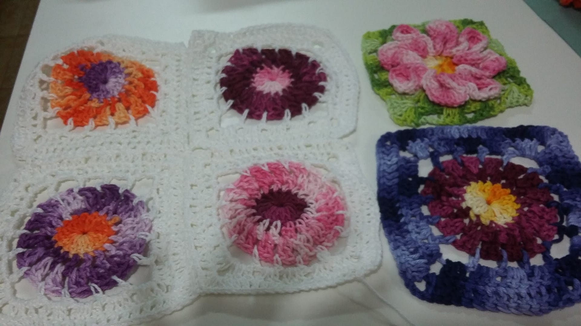 Quadradinhos da vovó em crochê Quadradinhos da vovó em crochê